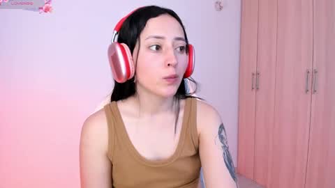 Snapshot of lia_queen610 chatting on 02.04.25 Little Queen Lia online show from 02.04.25