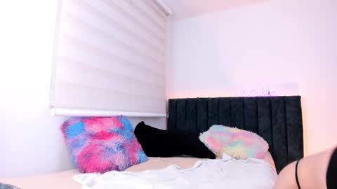 Snapshot of lia_queen610 chatting on 02.13.25 Little Queen Lia online show from 02.13.25