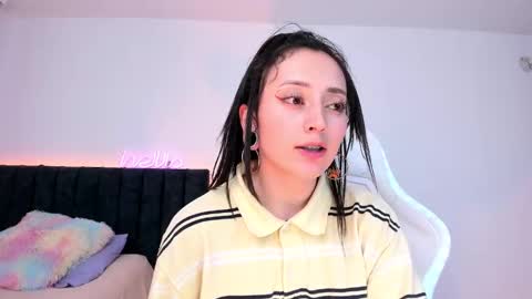 Snapshot of lia_queen610 chatting on 02.22.25 Little Queen Lia online show from 02.22.25