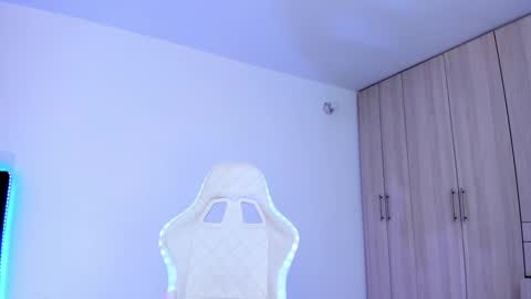 Snapshot of lia_queen610 chatting on 03.07.25 Little Queen Lia online show from 03.07.25