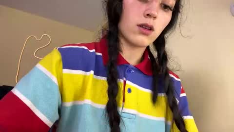 Snapshot of lia_queen610 chatting on 12.04.25 Little Queen Lia online show from 12.04.25