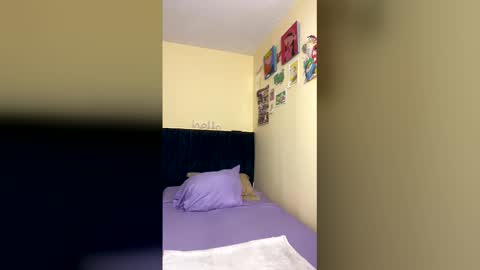 Snapshot of lia_queen610 chatting on 01.11.26 Little Queen Lia online show from 01.11.26