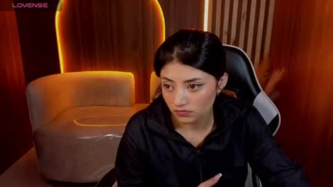 Snapshot of lia_queen_tx chatting on 06.18.26 Online 1400 - 2100 online show from 06.18.26