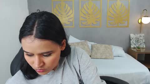 Snapshot of lia_sexx19 chatting on 01.15.25 Lia online show from 01.15.25