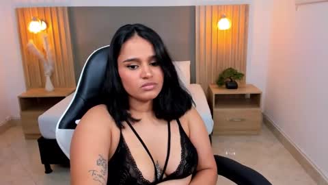 Snapshot of lia_sexx19 chatting on 01.23.25 Lia online show from 01.23.25