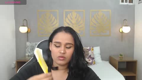 Snapshot of lia_sexx19 chatting on 01.26.25 Lia online show from 01.26.25