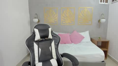 Snapshot of lia_sexx19 chatting on 02.11.25 Lia online show from 02.11.25