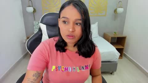 Snapshot of lia_sexx19 chatting on 02.21.25 Lia online show from 02.21.25