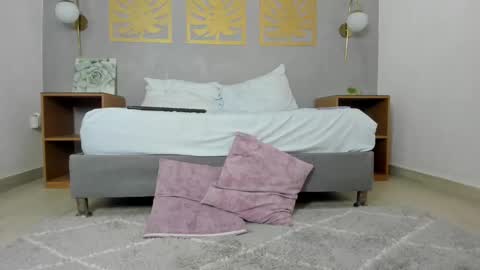 Snapshot of lia_sexx19 chatting on 02.21.25 Lia online show from 02.21.25