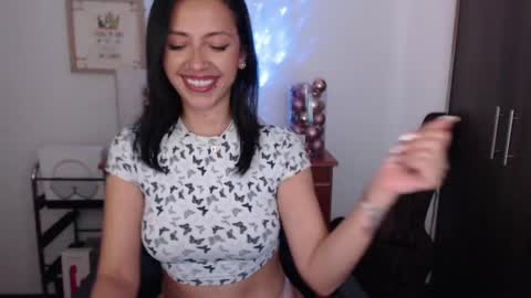 Snapshot of lia_smith87 chatting on 12.20.24 Laura online show from 12.20.24