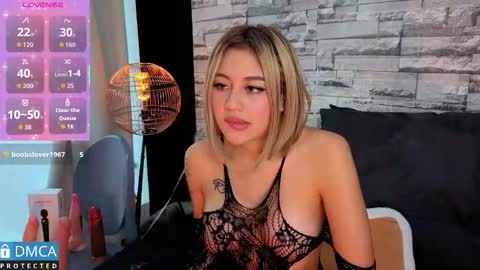 lia summer1 online show from 11.26.25