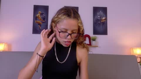Snapshot of lia_valmont_18 chatting on 05.03.26 Juliana online show from 05.03.26