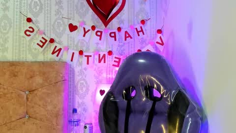 Snapshot of liaa_18 chatting on 02.14.26 Liaa online show from 02.14.26