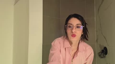 Lia  online show from 09.28.25