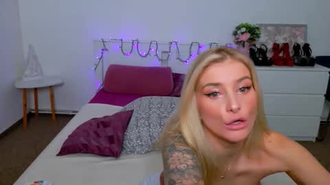 Snapshot of liabeninix chatting on 02.06.26 Lia online show from 02.06.26