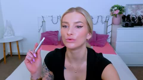 Snapshot of liabeninix chatting on 03.16.26 Lia online show from 03.16.26