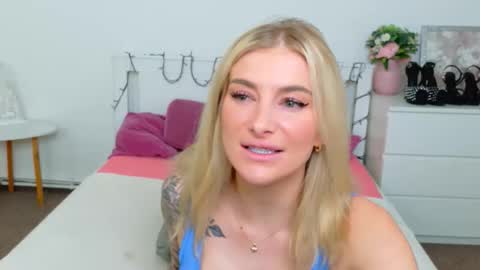 Snapshot of liabeninix chatting on 03.20.26 Lia online show from 03.20.26