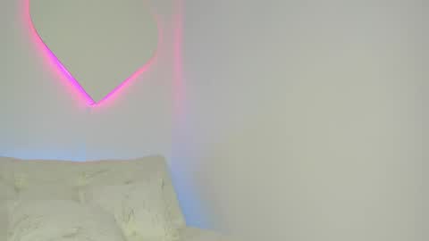 La  online show from 05.08.26