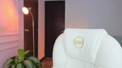 Lia Cox online show from 11.14.25