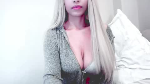 Lia Divina online show from 04.19.26