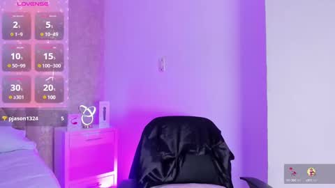 Snapshot of liaflowers chatting on 01.28.25 Lia online show from 01.28.25