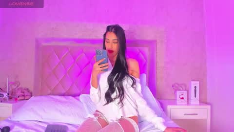 Snapshot of liaflowers chatting on 02.13.25 Lia online show from 02.13.25