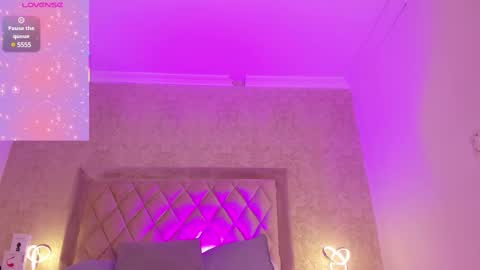 Snapshot of liaflowers chatting on 02.27.25 Lia online show from 02.27.25