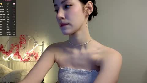 Lia  online show from 10.26.25