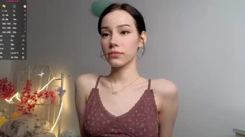 Snapshot of liaglamour chatting on 06.21.26 Lia online show from 06.21.26