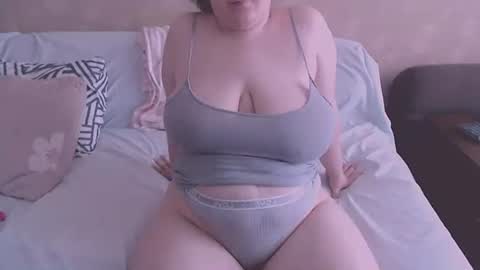 Snapshot of liahsofty chatting on 06.15.26 miss Lia colection for travel online show from 06.15.26