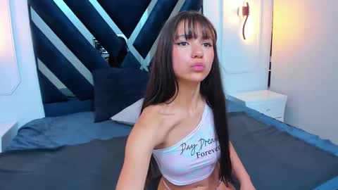 Snapshot of liajohnnson chatting on 11.23.25 liajohnnson online show from 11.23.25