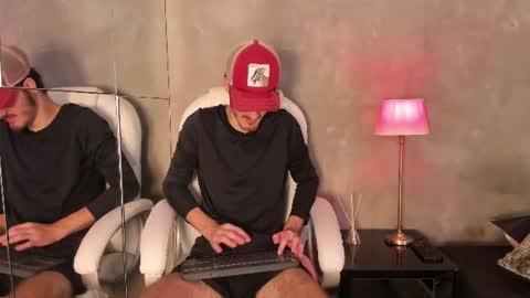 Snapshot of liam_crown_ chatting on 06.14.26 Liam online show from 06.14.26