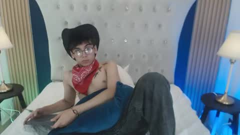 Snapshot of liam_lux chatting on 06.19.26 LIAM online show from 06.19.26