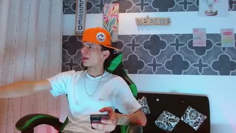 Snapshot of liamblaze chatting on 12.01.25 liamblaze online show from 12.01.25