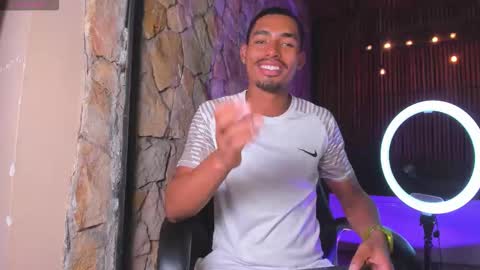 Snapshot of liambyrne chatting on 12.15.25 Liam Byrne online show from 12.15.25