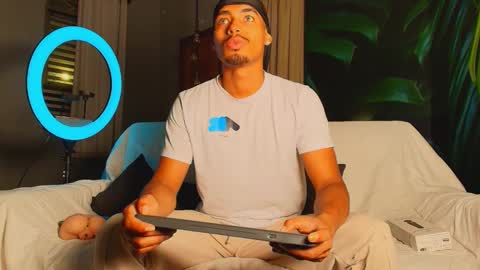 Snapshot of liambyrne chatting on 12.18.25 Liam Byrne online show from 12.18.25