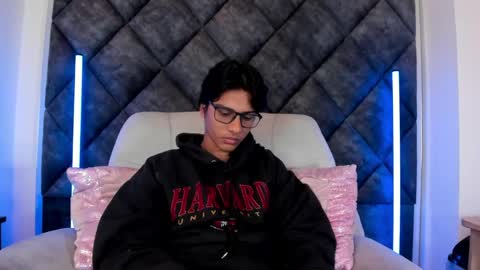 Snapshot of liamkron chatting on 06.01.26 Liam twink big dick online show from 06.01.26