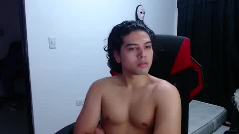 Snapshot of liamrides chatting on 11.22.25 liamrides online show from 11.22.25