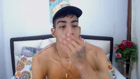 Snapshot of liamwyat chatting on 11.25.25 L I A M online show from 11.25.25