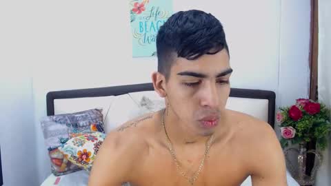 Snapshot of liamwyat chatting on 11.26.25 L I A M online show from 11.26.25