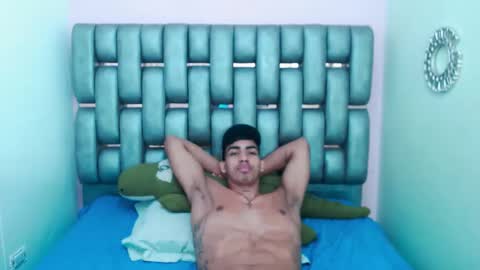 Snapshot of liamwyat chatting on 12.01.25 L I A M online show from 12.01.25