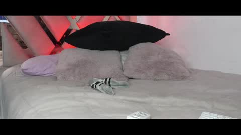 Lian Oconner online show from 11.23.25