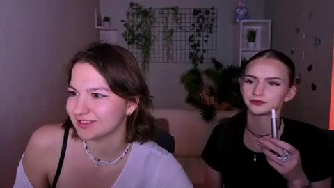 Snapshot of liana_best chatting on 06.25.26 Li online show from 06.25.26