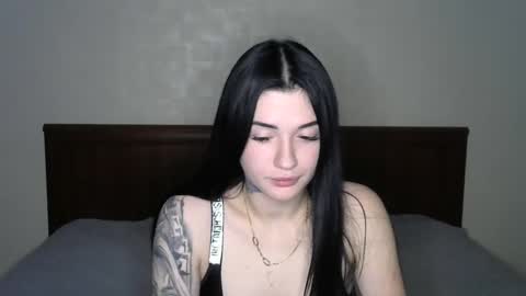 liana_diva online show from 02.05.25