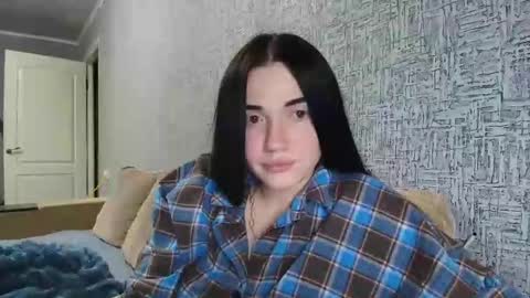 liana_diva online show from 11.13.25