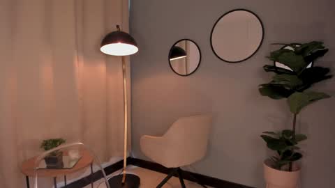 Lia online show from 12.27.24