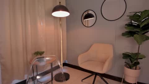 Lia online show from 02.12.25