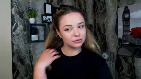 Snapshot of liaralime_ chatting on 06.29.26 Liara online show from 06.29.26