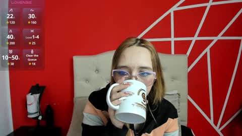 Lia Roberts online show from 01.15.25