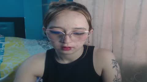 Lia Roberts online show from 01.24.25